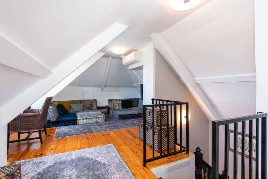 4 Bedroom Property for Sale in Oranjezicht Western Cape